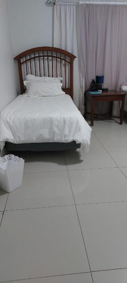 ווינדהוק Special Inn Bed And Breakfast מראה חיצוני תמונה